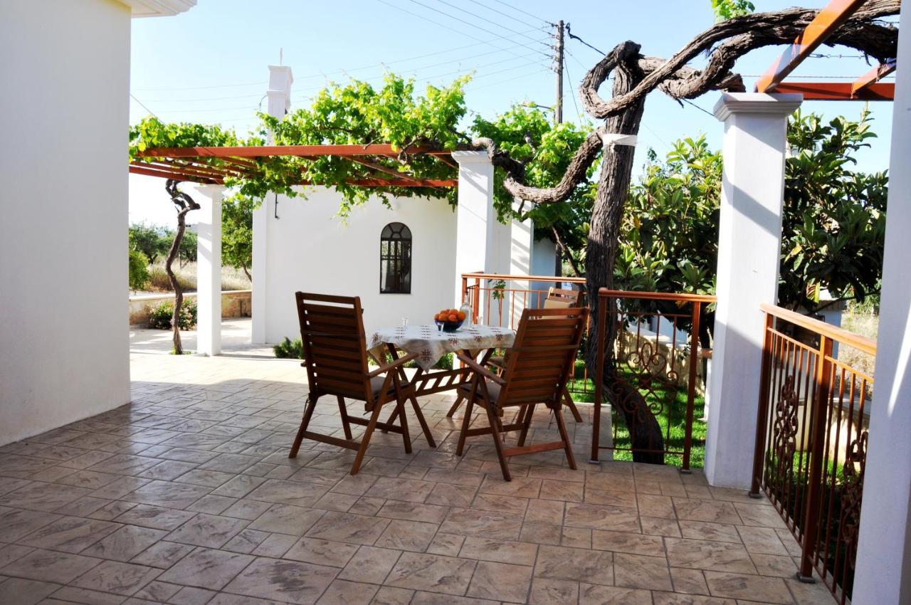 Anna 'S House - Garden Cottage In كيساموس المظهر الخارجي الصورة